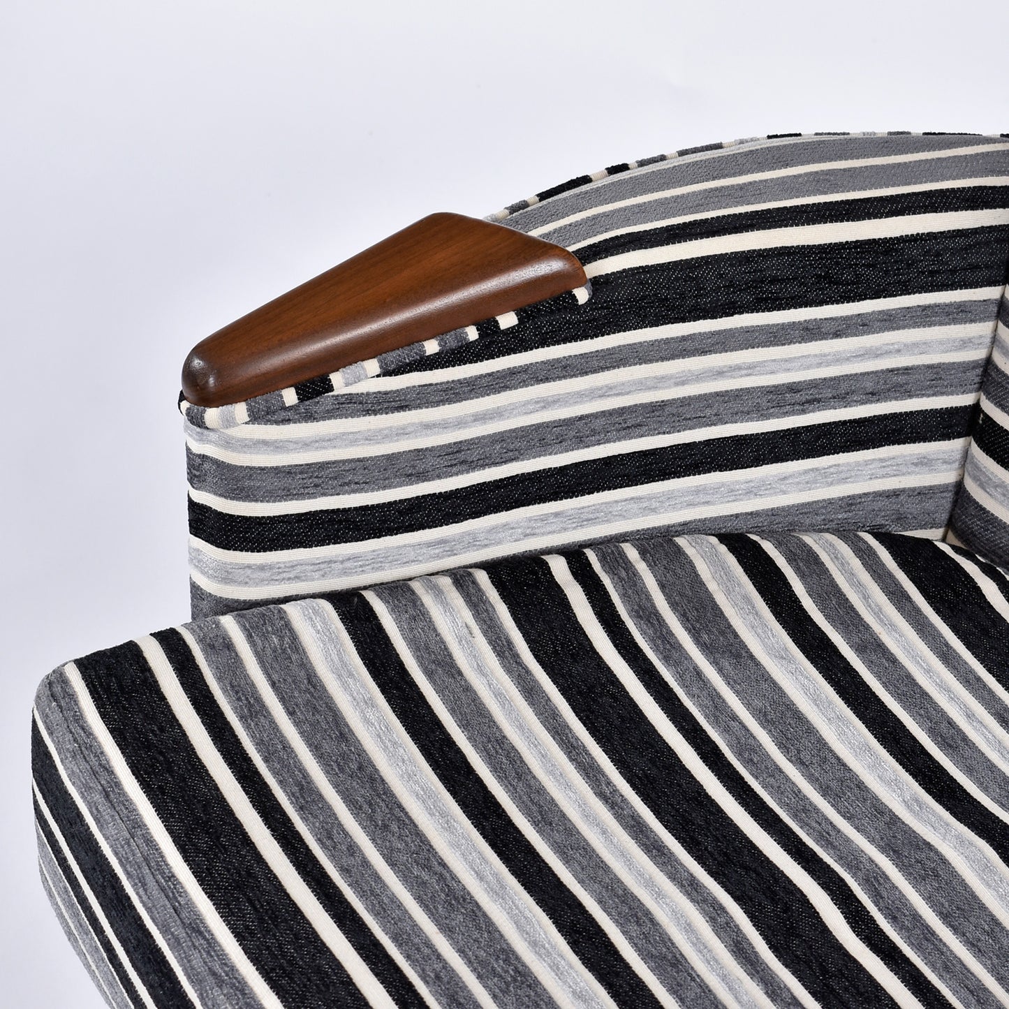 Restored Adrian Pearsall For Craft Associates 2056-C Highback Lounge Chair
