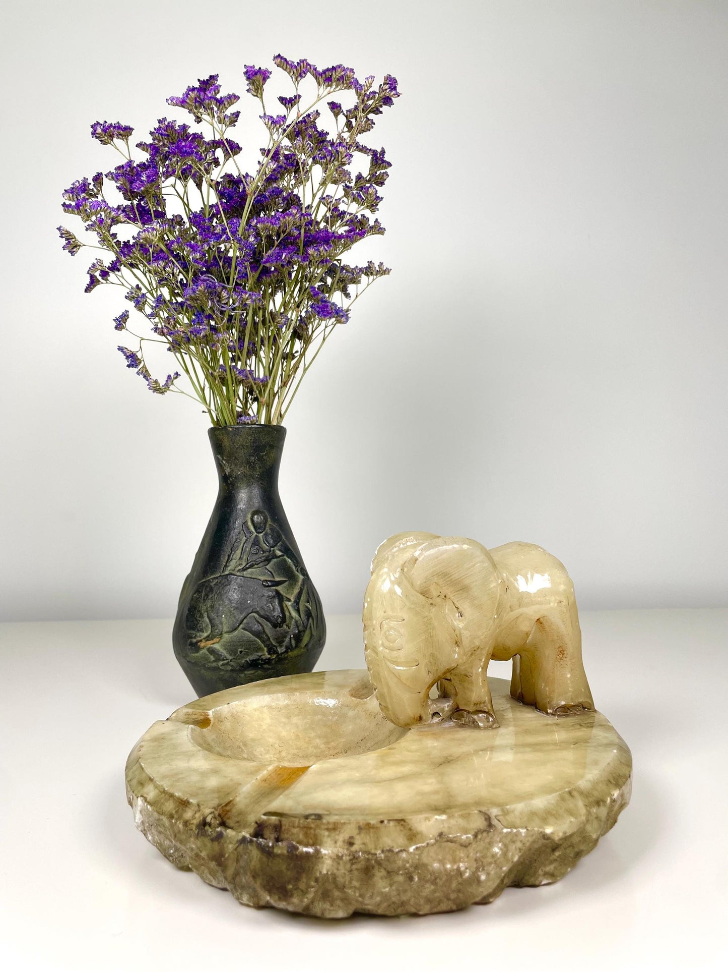 Hand Carved Alabaster Elephant Ashtray Albasten Olifantenasbak