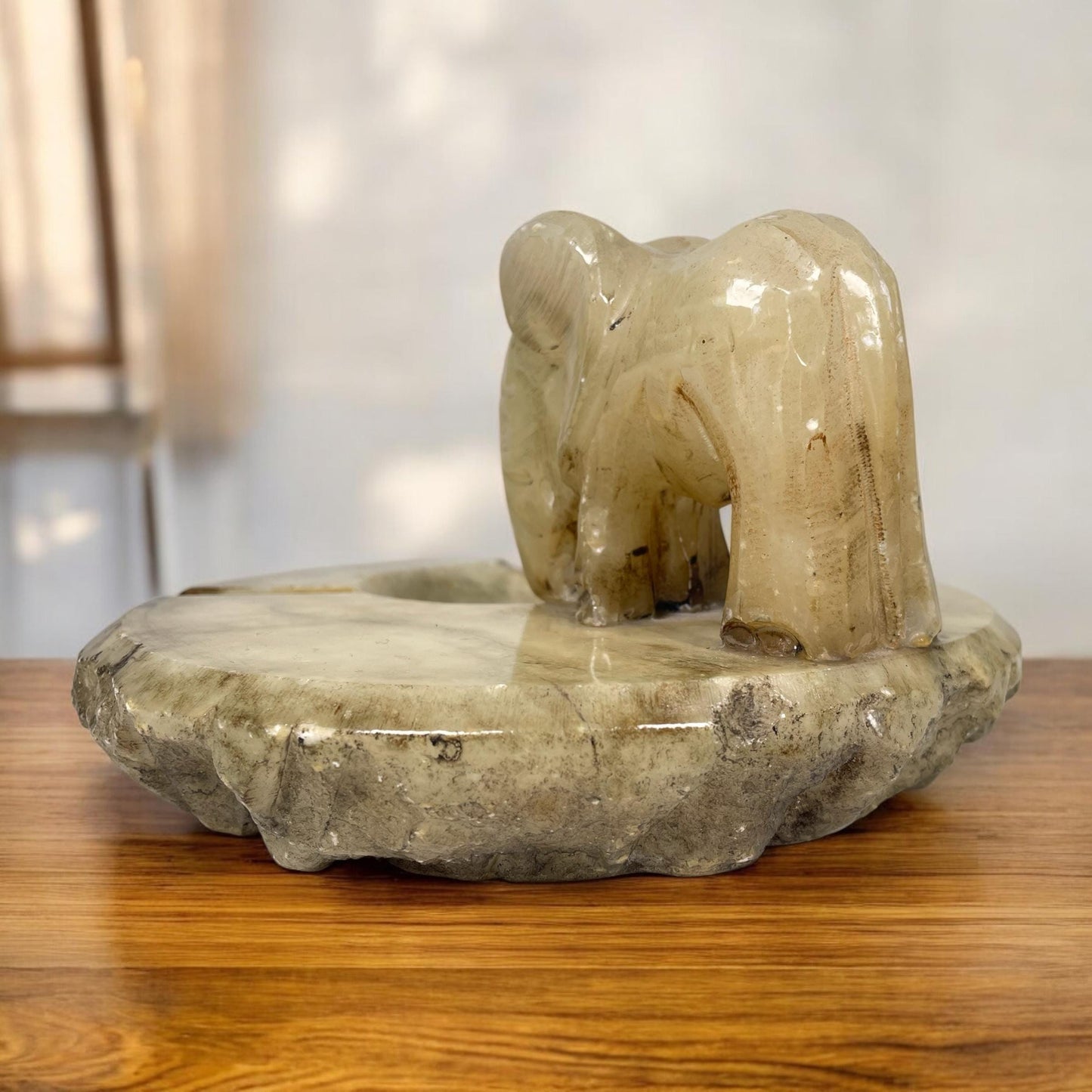 Hand Carved Alabaster Elephant Ashtray Albasten Olifantenasbak