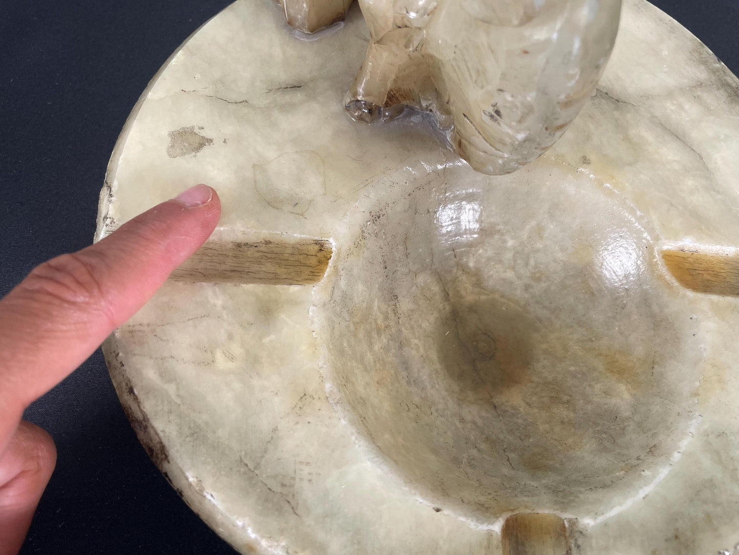 Hand Carved Alabaster Elephant Ashtray Albasten Olifantenasbak
