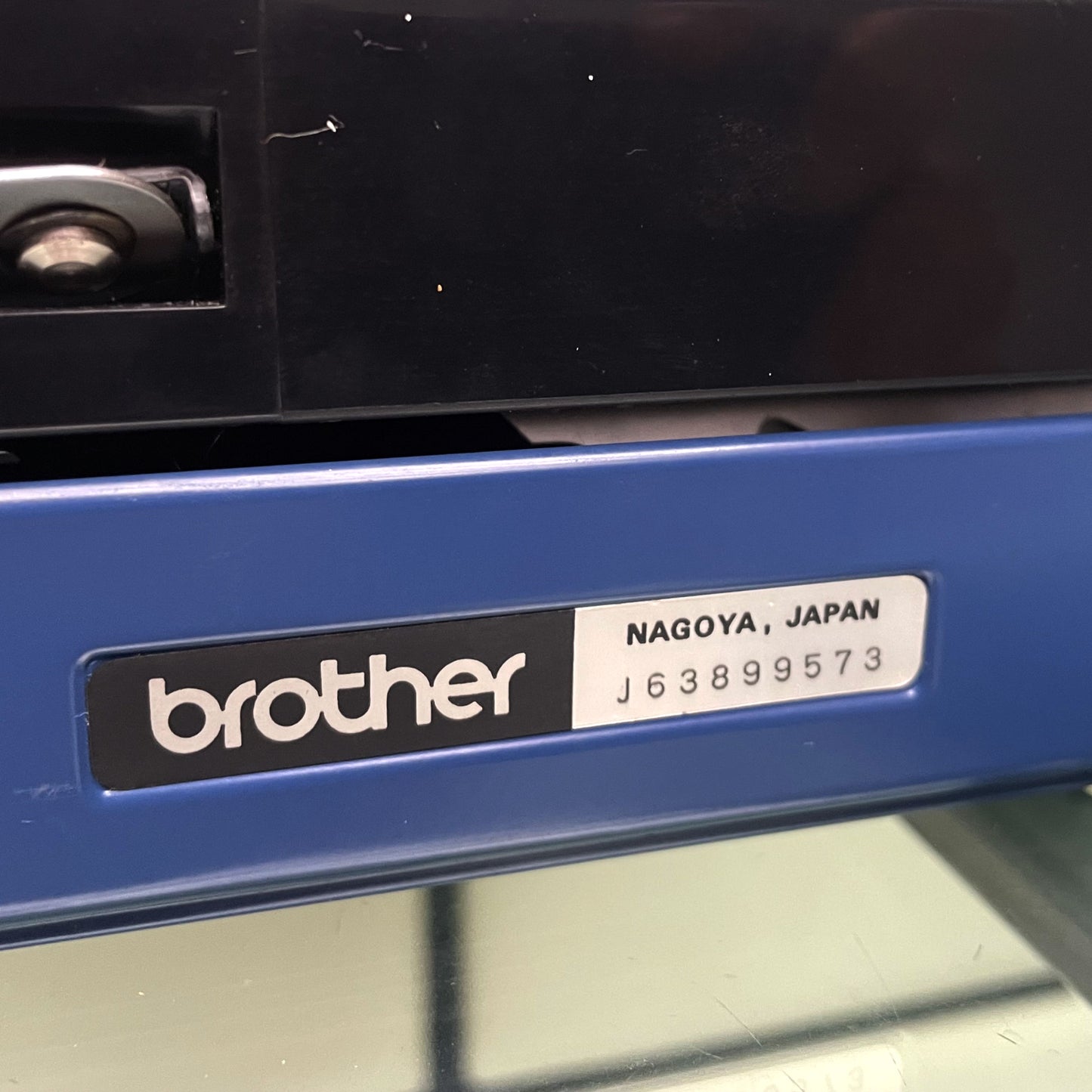 Brother Deluxe 250TR Blauwe Jaren 70 Nederlandse Typemachine met Koffer