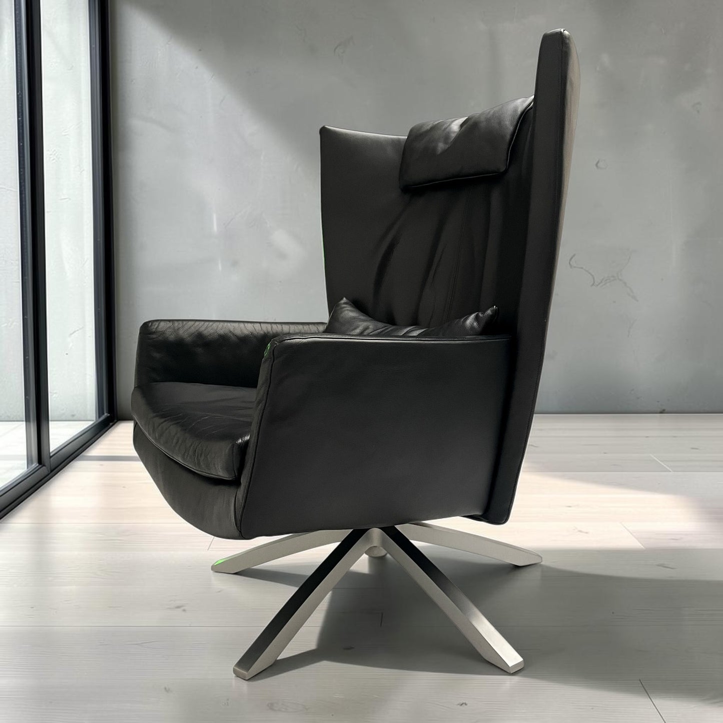 Design On Stock zwarte lederen Maua draaistoel