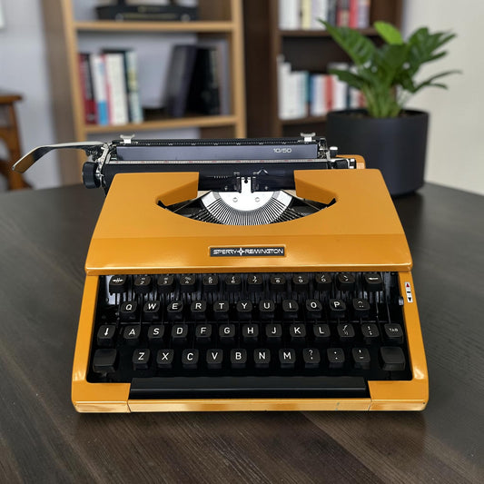 Sperry Remington 10/50 Gele Nederlandse Typemachine Jaren 70 Werkend met Case
