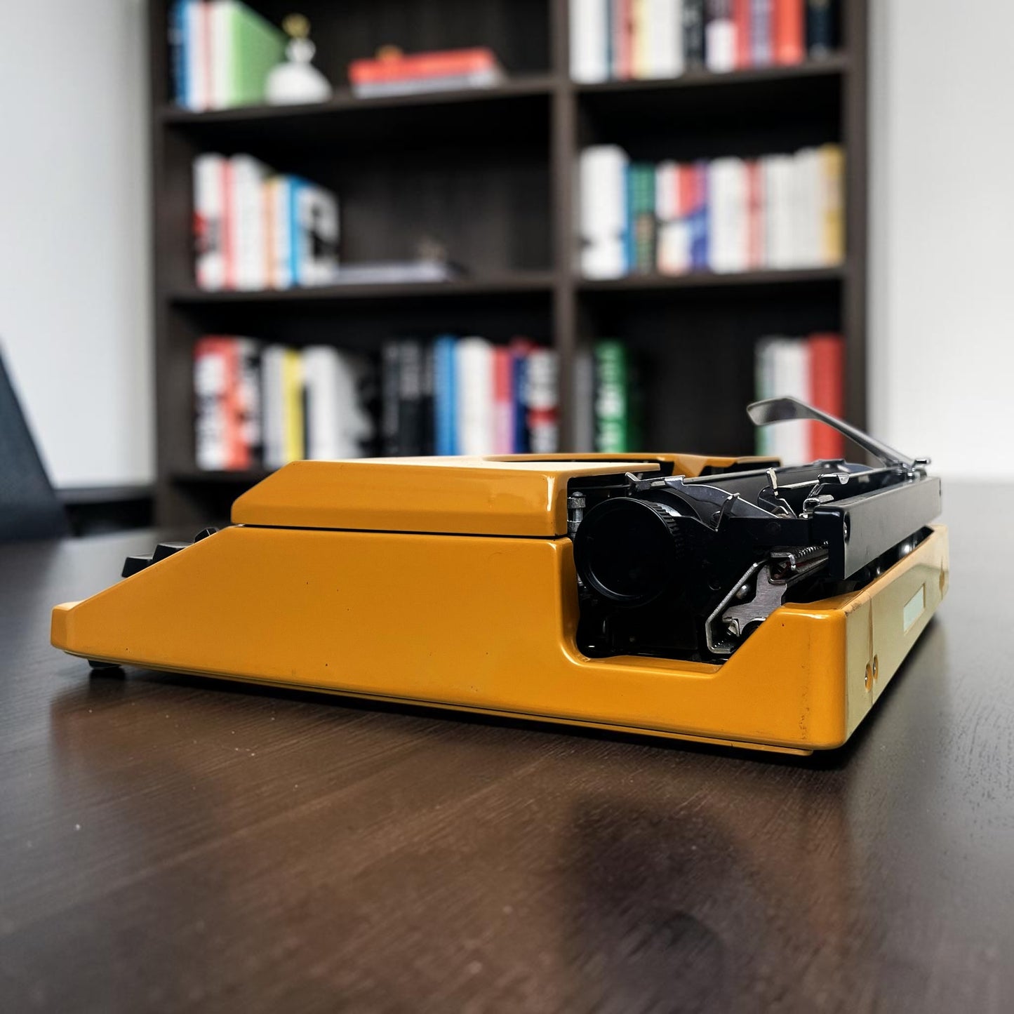 Sperry Remington 10/50 Gele Nederlandse Typemachine Jaren 70 Werkend met Case