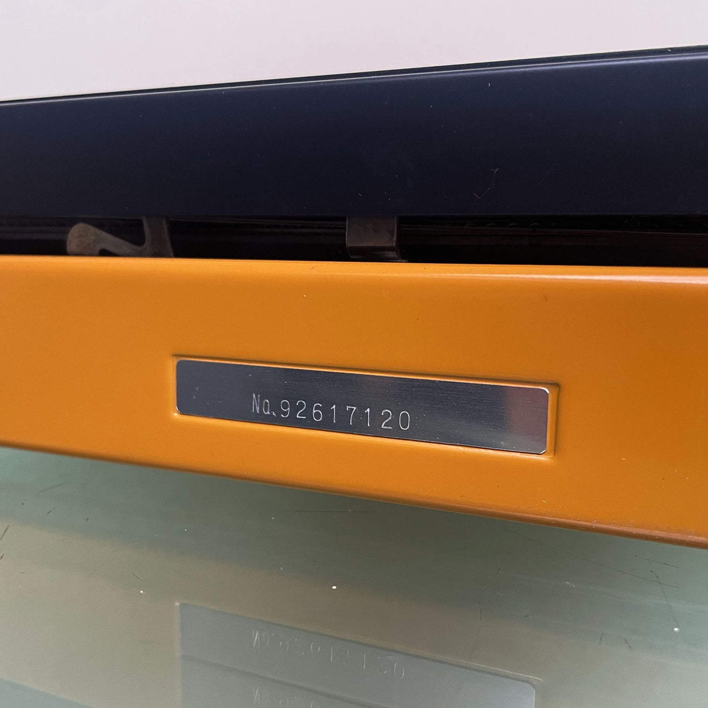 Sperry Remington 10/50 Gele Nederlandse Typemachine Jaren 70 Werkend met Case
