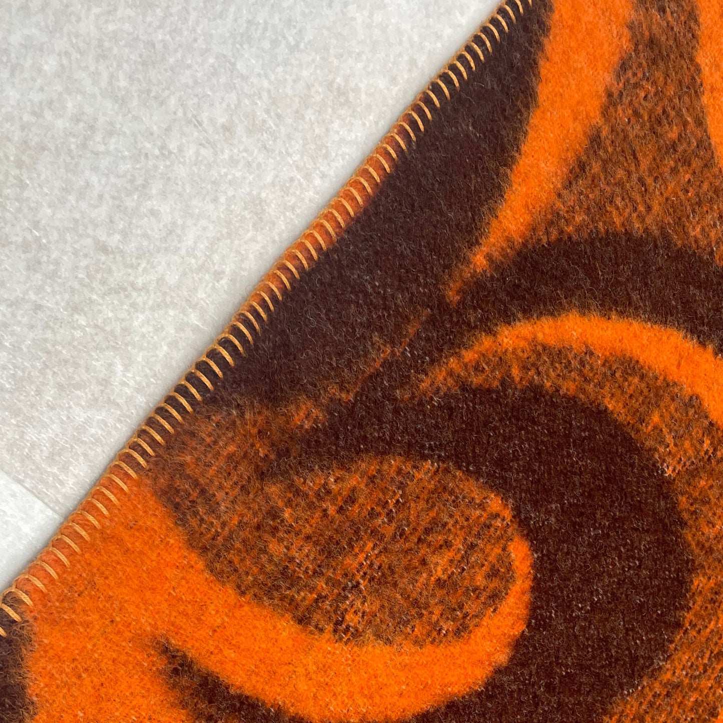Aabe Vintage Wollen Deken Jaren 70 Oranje en Bruine