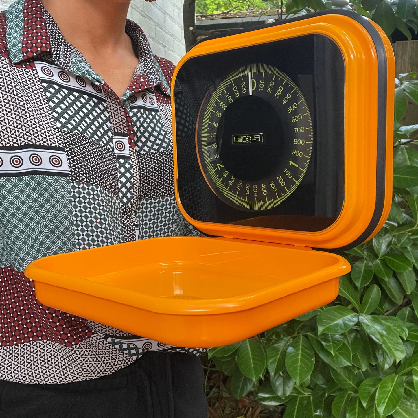 Vintage EKS oranje Zweedse keukenweegschaal voor wandmontage