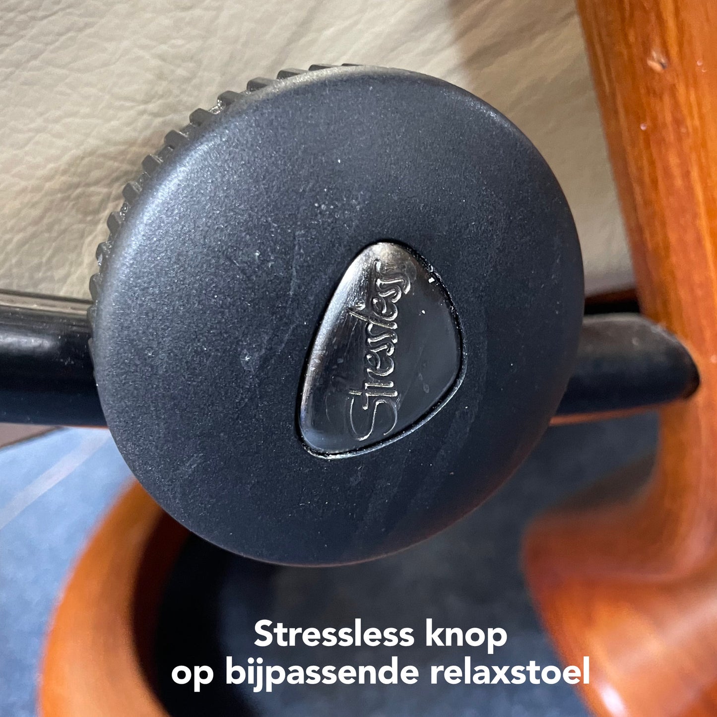 Ekornes Stressless voetenbankje van leer en hout