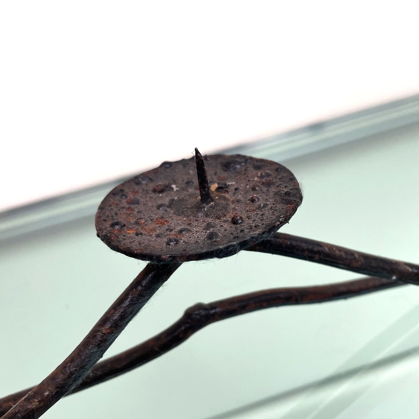 Brutalistische Tribale Vrouwen Metalen Kandelaarset