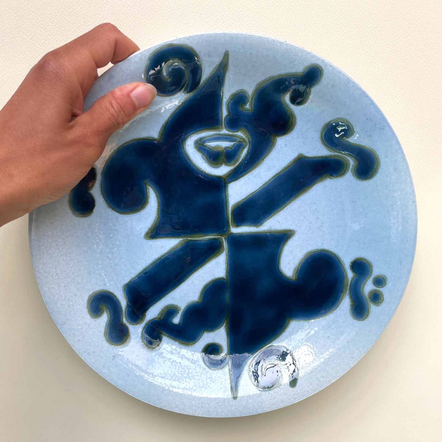 Yvonne Gisclard-Cau Mid-Century Modern Franse keramische blauwe schaal Jaar 1960