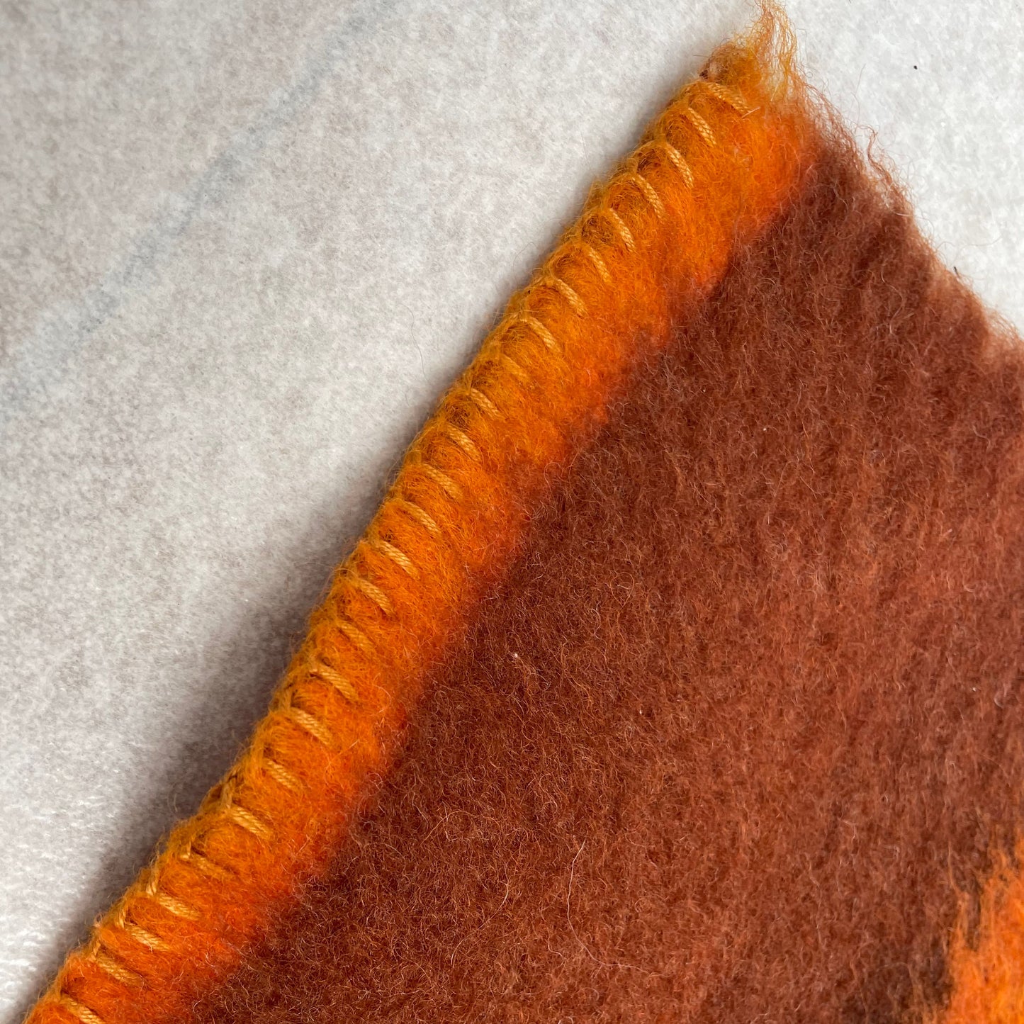 Aabe Zuiver Scheerwol Oranje en Bruine Wollen Deken Jaren 70