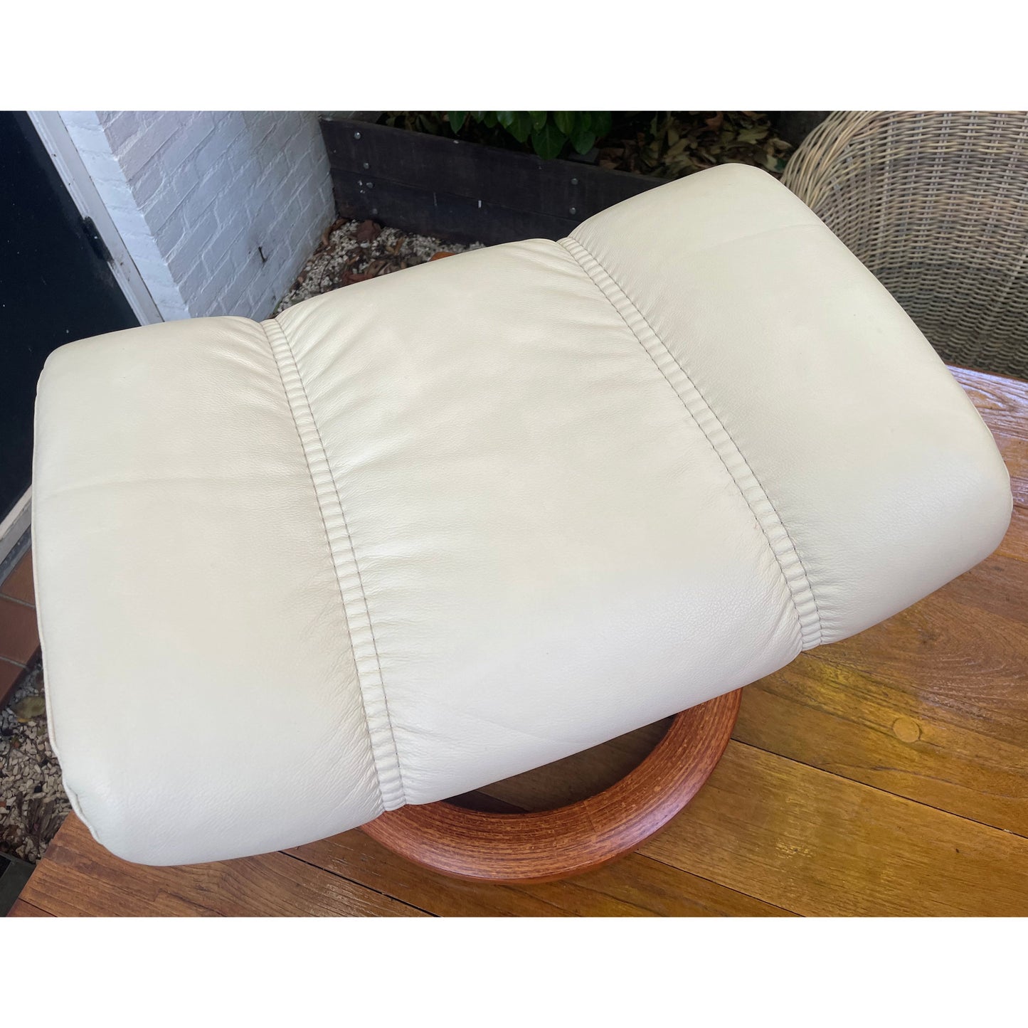 Ekornes Stressless voetenbankje van leer en hout