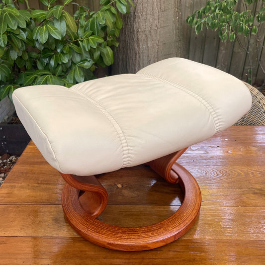 Ekornes Stressless voetenbankje van leer en hout