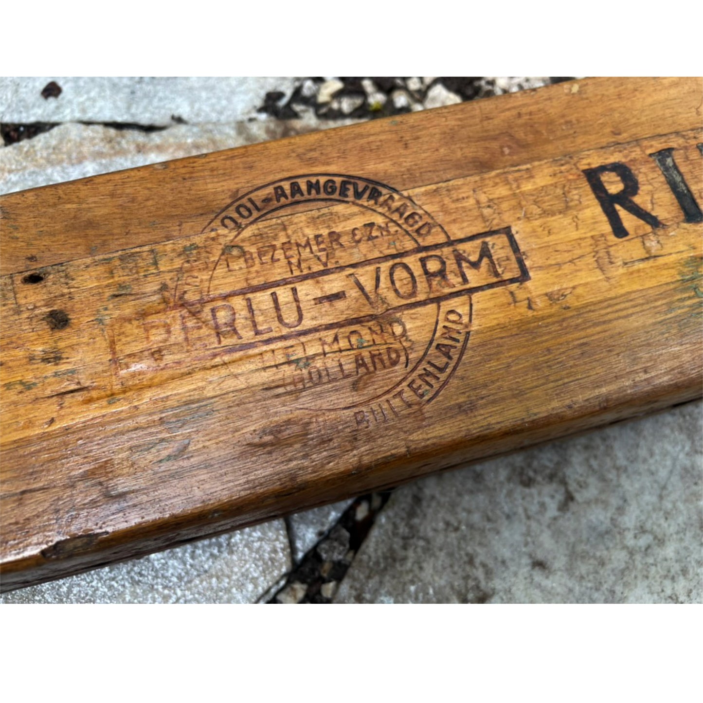 Vintage Perlu-Vorm uit Helmond Nederland Ritmeester Sigarenpers