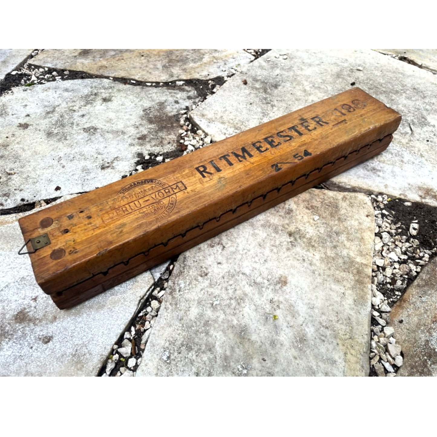 Vintage Perlu-Vorm uit Helmond Nederland Ritmeester Sigarenpers