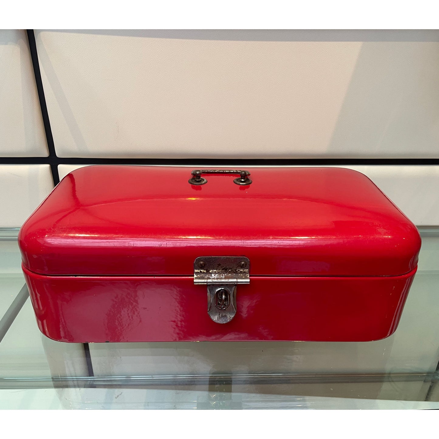 Vintage Nederlands Rode Enamaille Broodtrommel Jaar 1950