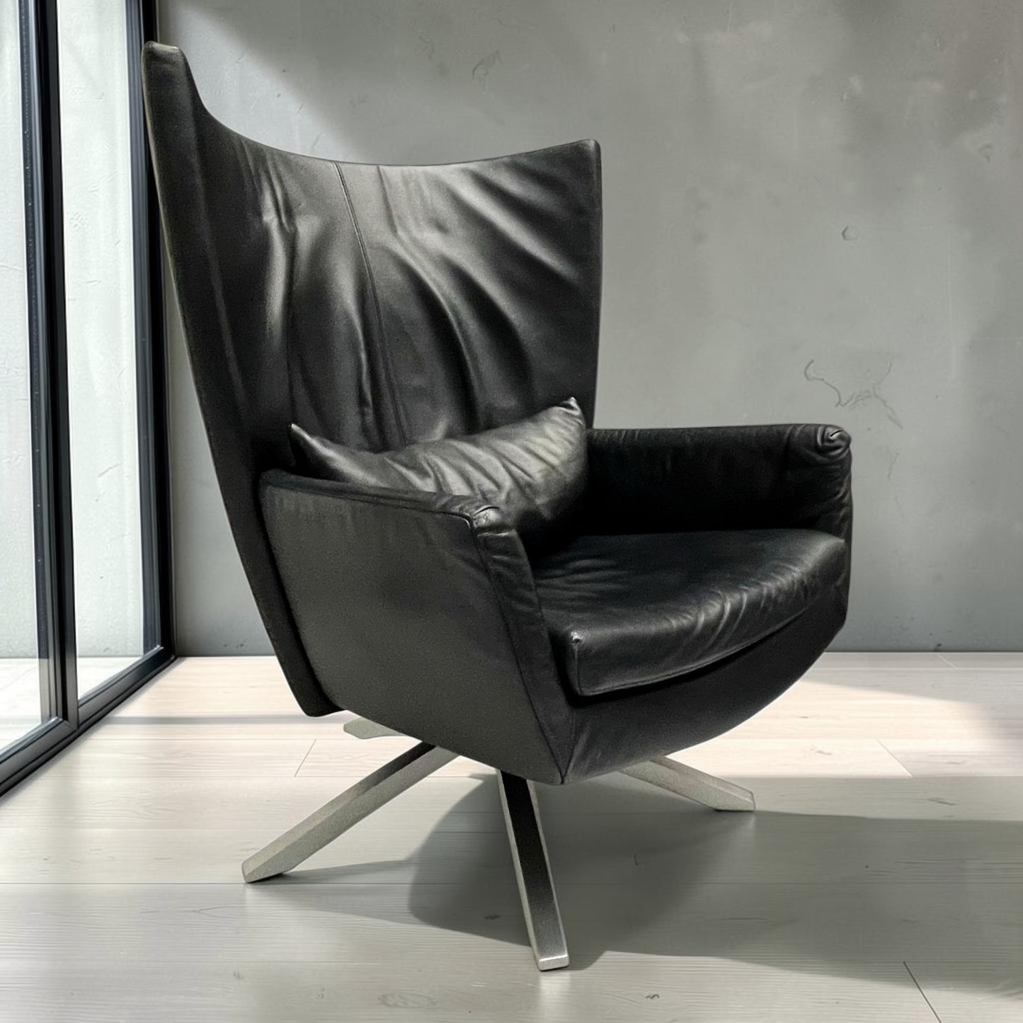 Design On Stock zwarte lederen Maua draaistoel